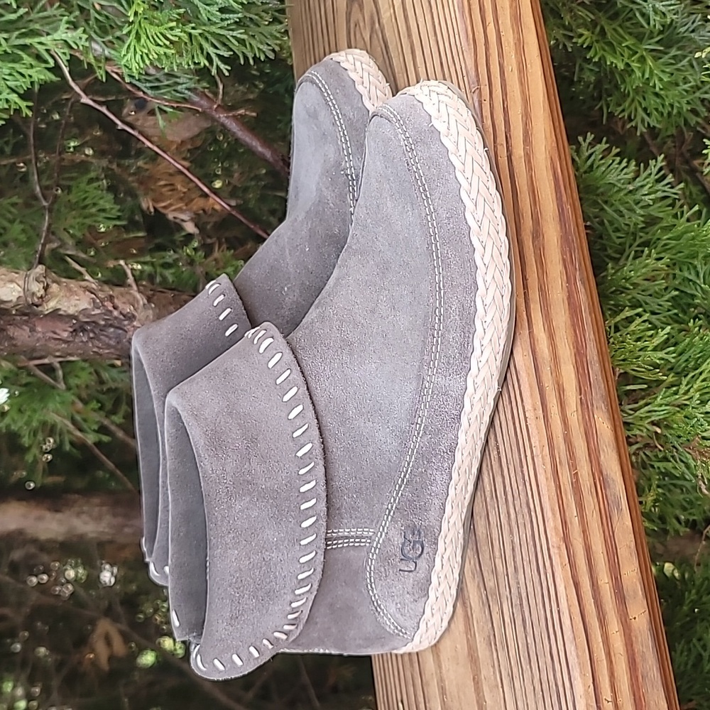 UGG Varney Ankle Bootie